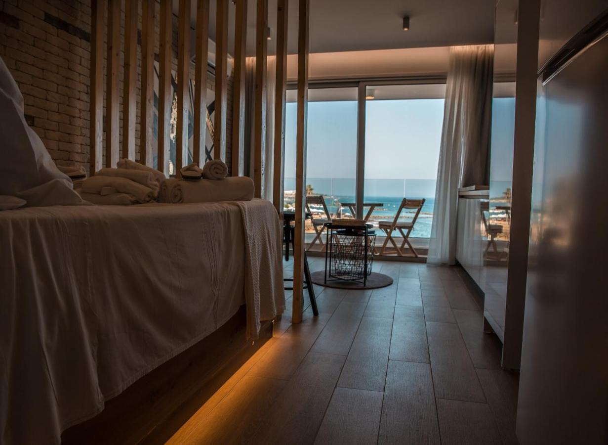 Cosea Living: Seaside Luxury Suite In Harbour 107A Paphos Extérieur photo