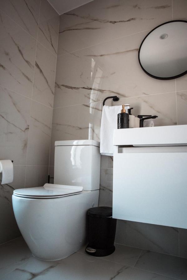 Cosea Living: Seaside Luxury Suite In Harbour 107A Paphos Extérieur photo