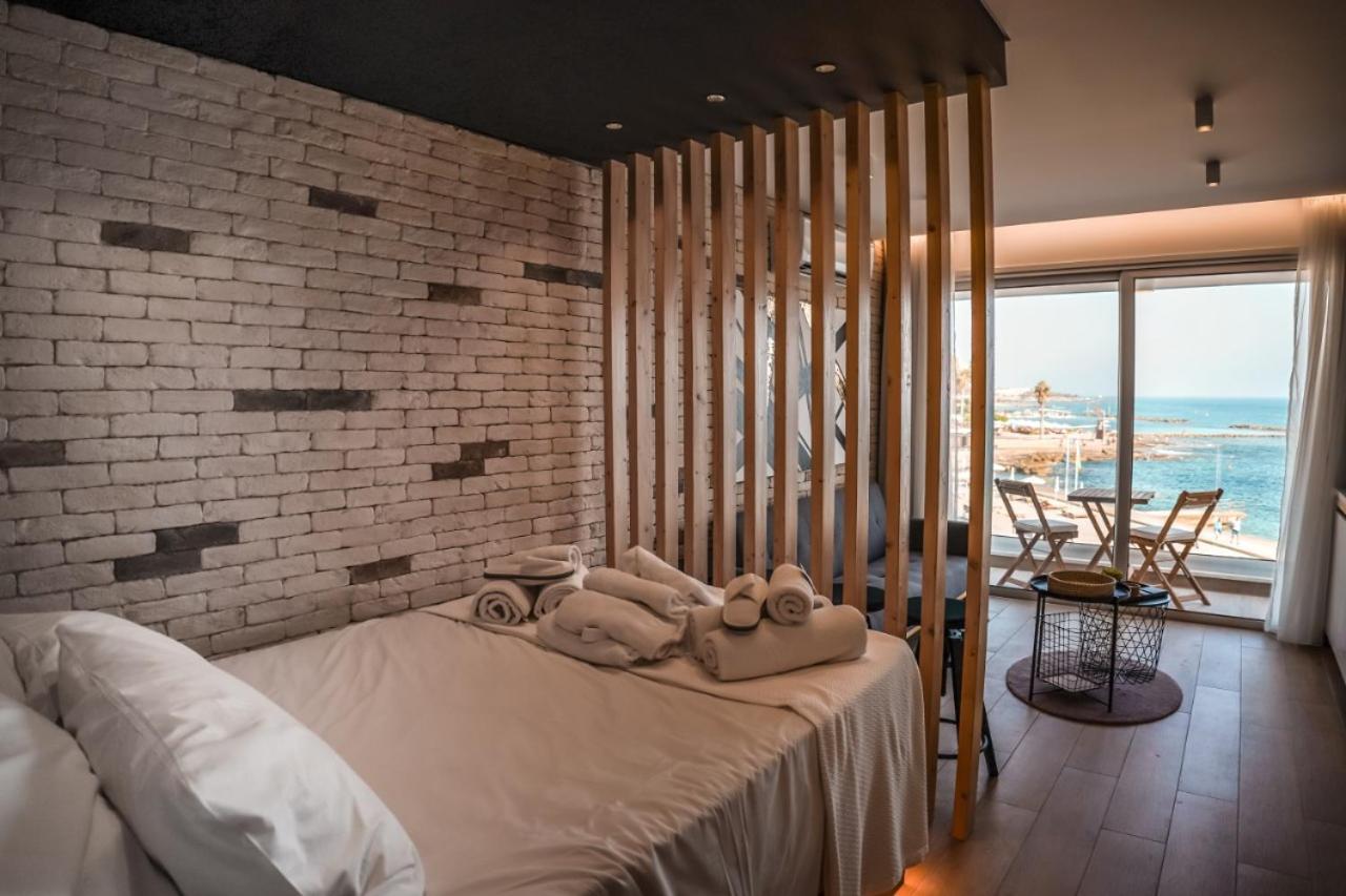 Cosea Living: Seaside Luxury Suite In Harbour 107A Paphos Extérieur photo